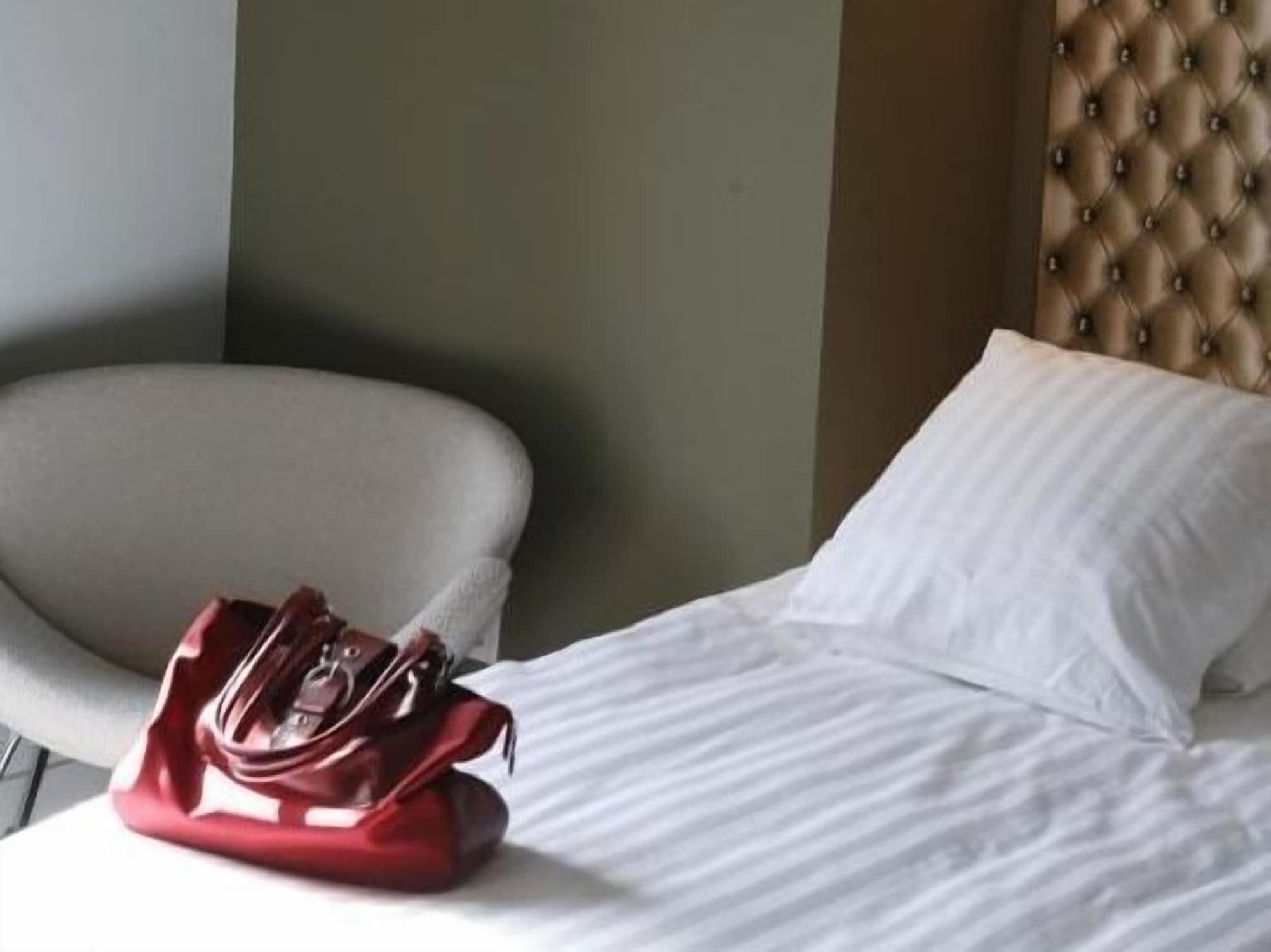 เล 4 เอตวล Bed & Breakfast มงต์เปอลิเยร์ ภายนอก รูปภาพ