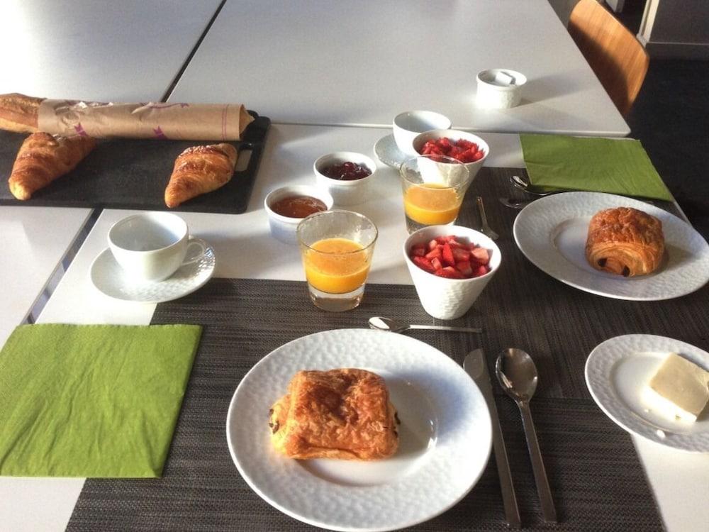 เล 4 เอตวล Bed & Breakfast มงต์เปอลิเยร์ ภายนอก รูปภาพ